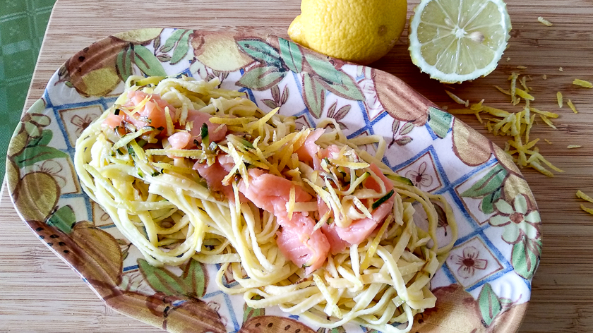 Pasta salmone e zucchine al limone