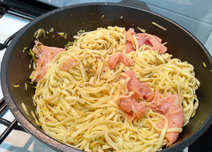 tagliolini e salmone affumicato