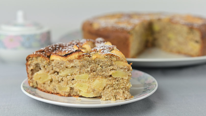 Torta di mele con farina integrale e senza zucchero