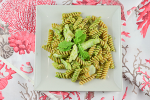 Pasta con baccalà e pesto di rucola e mandorle