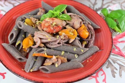 Pasta di Riso Venere ricetta con datterini gialli al profumo di mare