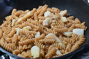pasta e baccalà in padella