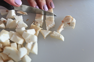 tagliare le melanzane a dadini
