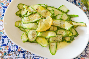 ricetta zucchine marinate crude senza aceto