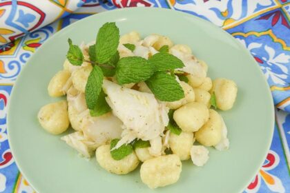 Gnocchi con baccalà e mentuccia