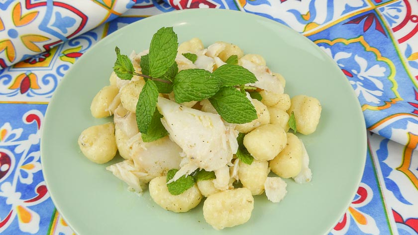 Gnocchi con baccalà e mentuccia