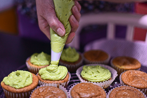 decorare cupcake con crema di piselli