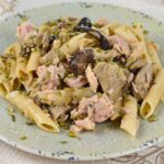 Pasta al farro con funghi e tonno