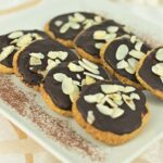 Biscotti morbidi alle mandorle e cioccolato