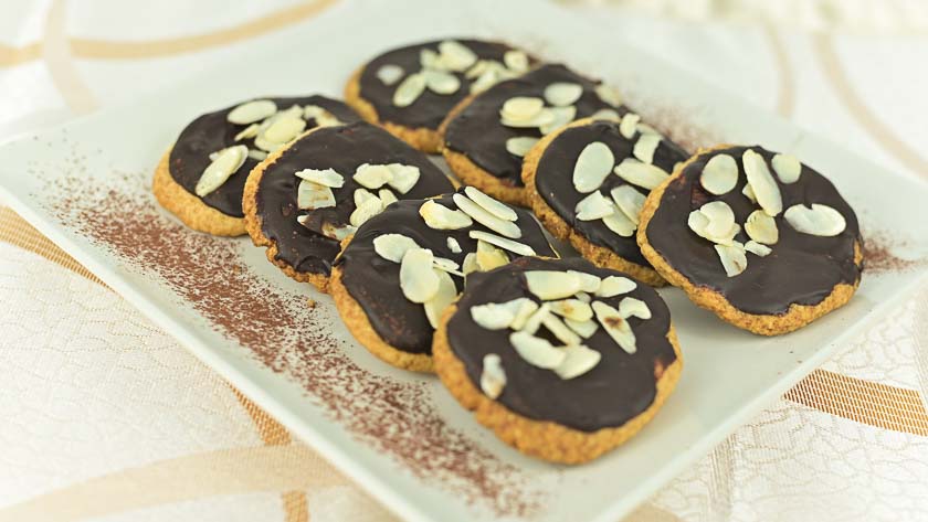 Biscotti morbidi alle mandorle e cioccolato