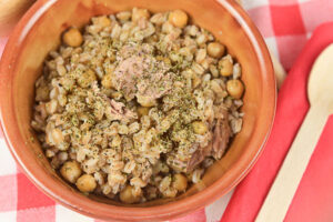 insalata di farro con tonno e ceci