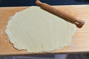 stendere pasta frolla per crostata
