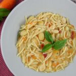 Pasta (spaghetti spezzati) con fagioli freschi