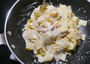 pappardelle con salmone e panna senza lattosio
