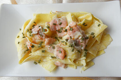 Pappardelle salmone e panna vegetale