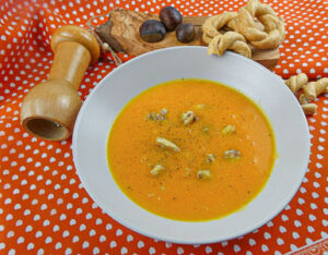 ricetta crema di zucca e patate con castagne