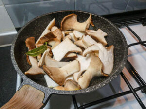cuocere i funghi cardoncelli