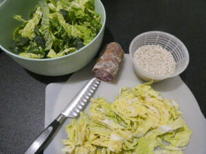 affettare la verza a la julienne