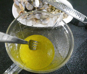 emulsionare il succo di limone con acqua e fecola