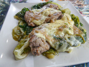 Filetto di manzo con scarola ed Emmenta ricetta veloce e cremosa