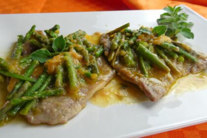 Scaloppine con asparagi e salsa di pomodorini gialli