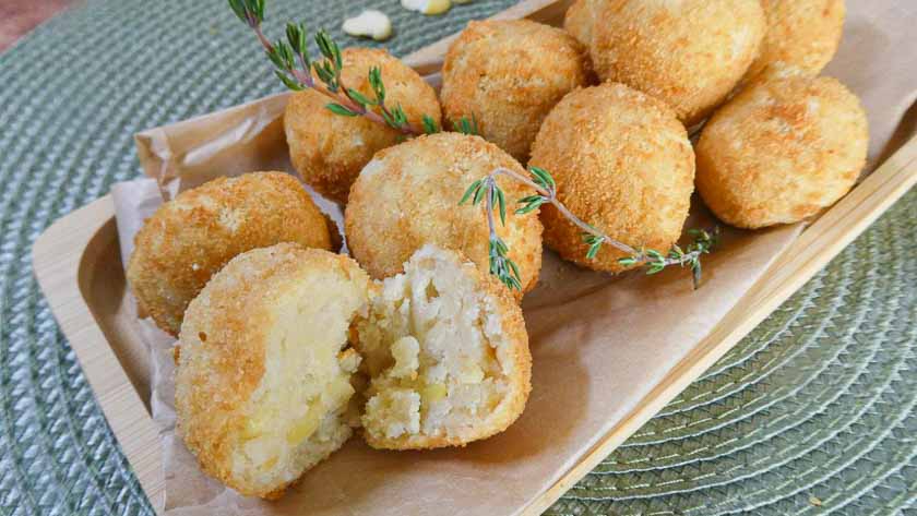 Polpette di fave secche decorticate