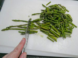 tagliare gli asparagi
