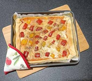 Crostata salata peperoni patate e formaggio spalmabile