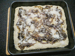 farcire la focaccia con le cipolle