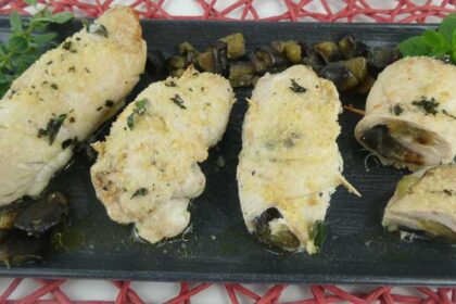 Involtini di pollo al forno ripieni di melanzane