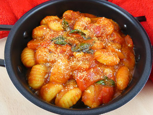 ricetta Gnocchi di patate al sugo di peperoni