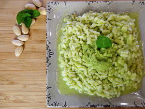 risotto con crema di zucchine, mandorle e menta