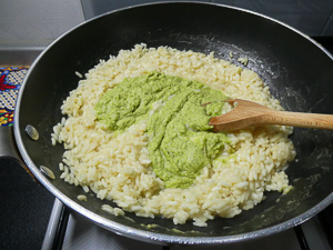 risotto condito con crema di zucchine e menta