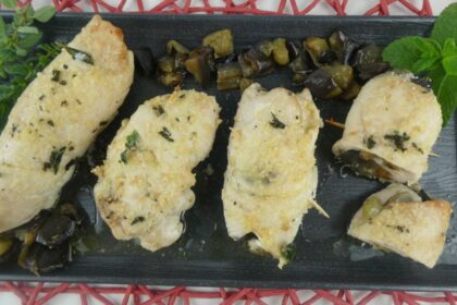 Involtini di pollo al forno ripieni di melanzane