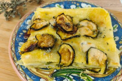 Lasagna bianca con zucchine e speck cremosa e facile