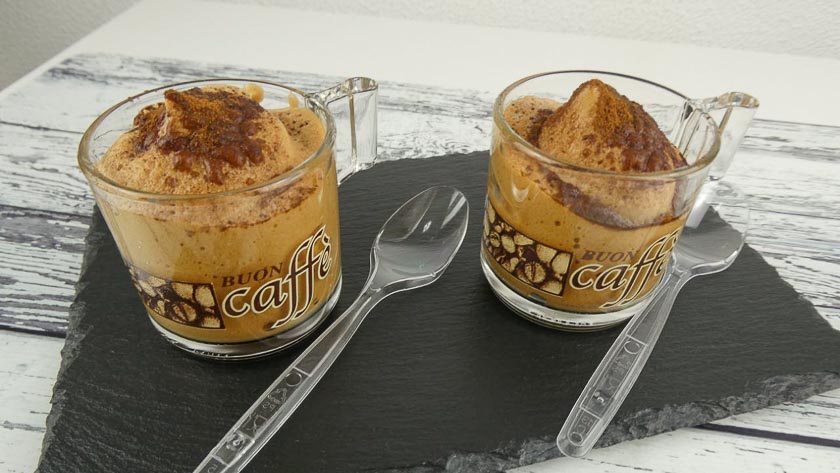 Spuma al caffè light senza panna e senza latte