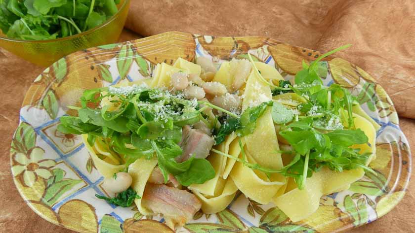 Pasta con rucola e fagioli cannellini primo piatto cremoso e saporito