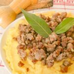 Polenta in bianco con salsiccia, ricetta a modo mio