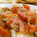 Panzanella campana: ricetta con taralli, pomodori e origano
