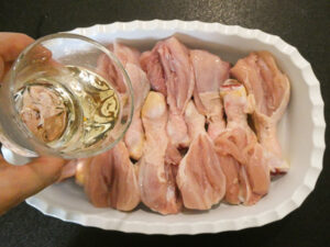 marinare il pollo in vino e limone