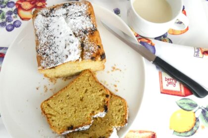 Plumcake Soffice da colazione con confettura nell'impasto