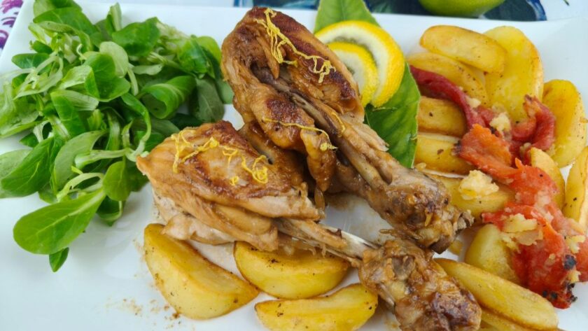 Fusi di pollo al limone e timo in padella